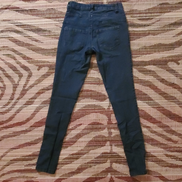 High Waisted Jeans - No Boundaries - Picture 4 of 4